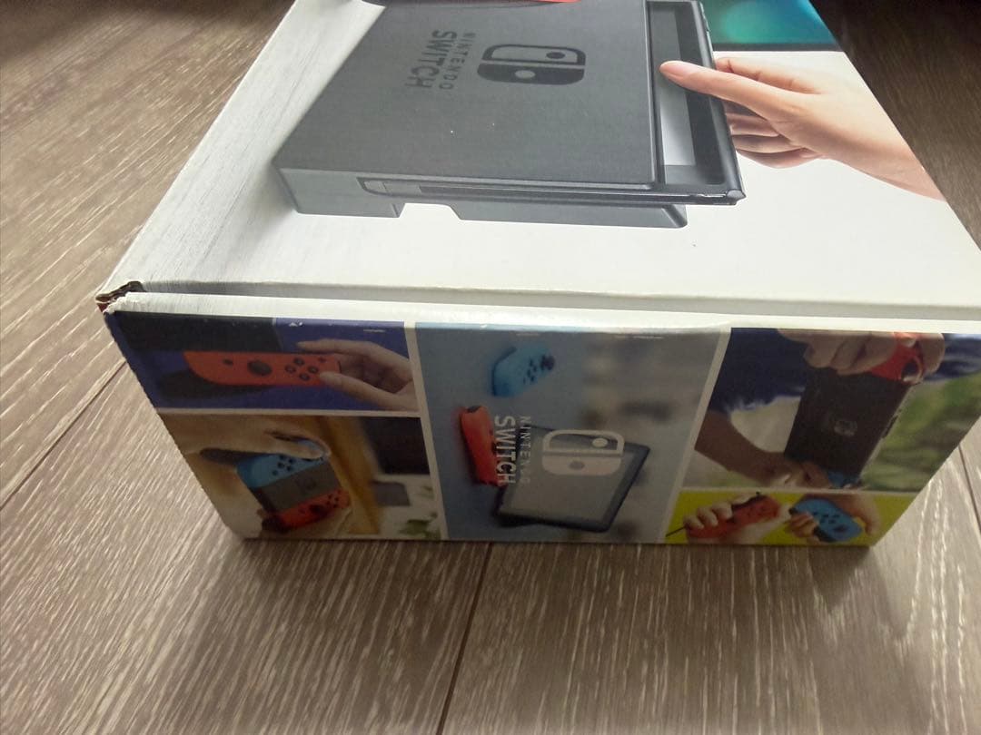 a*a様 Nintendo Switch 本体 青/赤