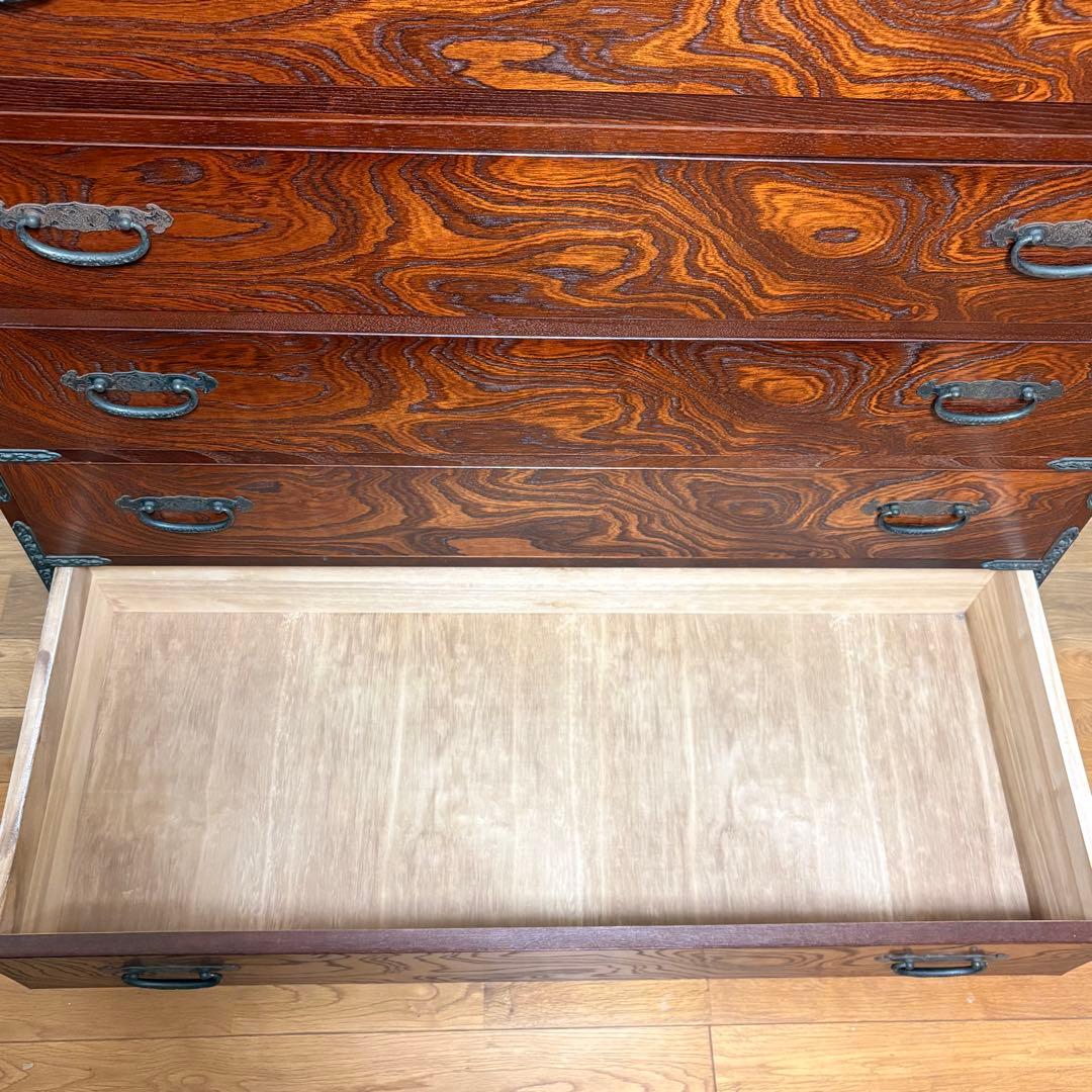 玉杢調 桐箪笥 八段 重厚金具 赤茶塗装 152cm