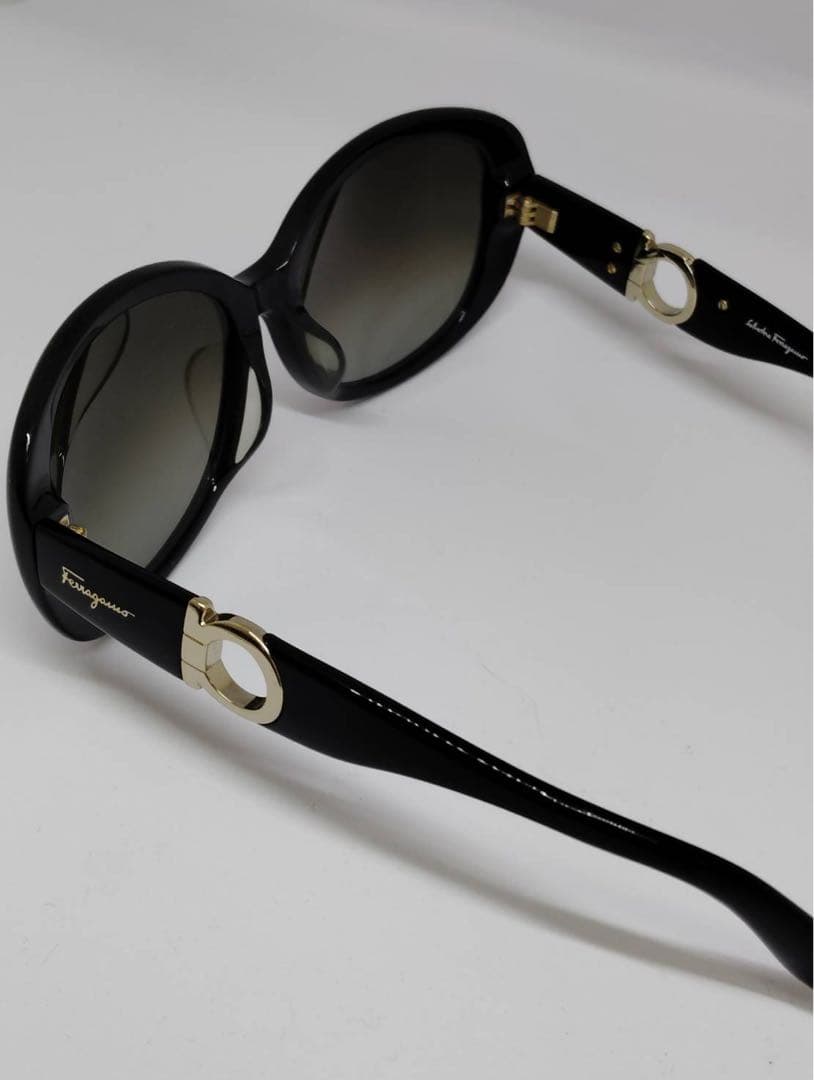 バ*ル様 Salvatore Ferragamo SF734SA001 サングラ
