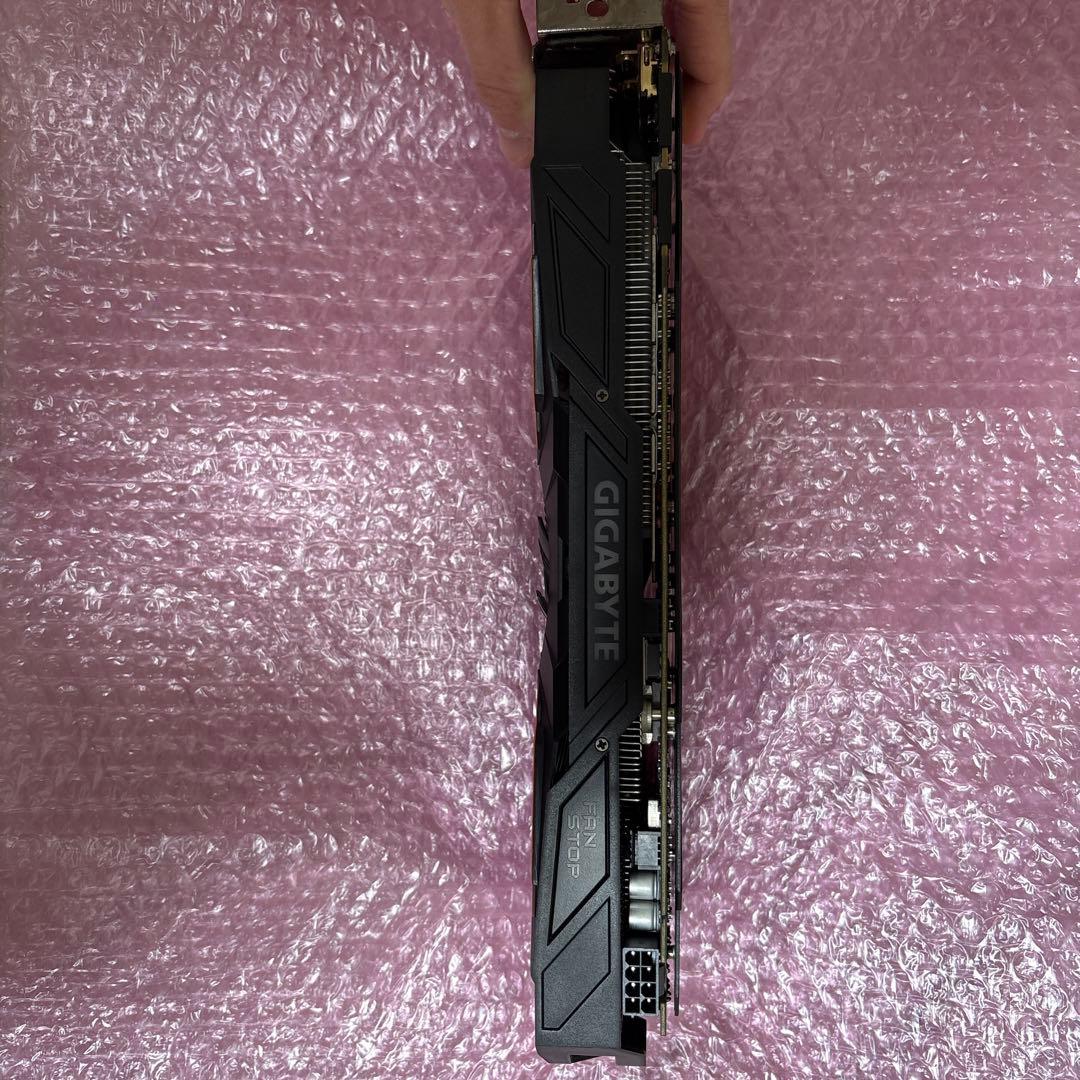 GIGABYTE GV-N1070G1 GAMING-8GD 本体