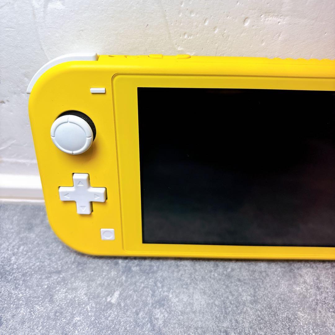 【極美品】Nintendo ニンテンドー Switch Light イエロー
