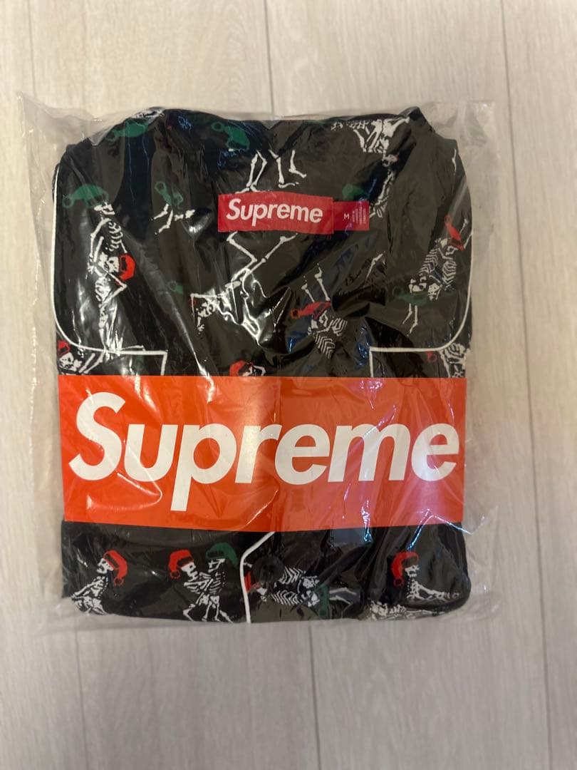 ルームウェア・パジャマ Supreme Holiday Pajama Set