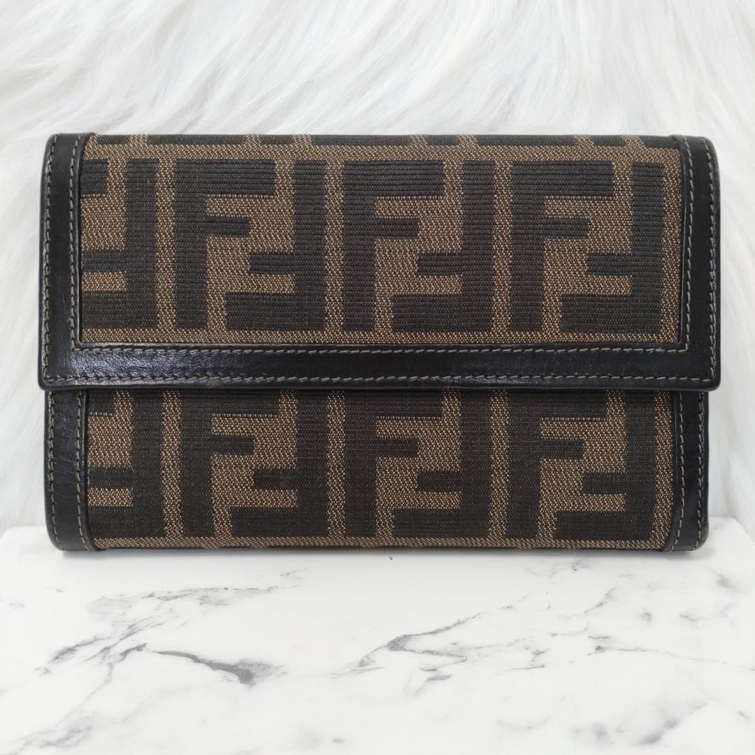 美品✨フェンディ 三つ折財布 ズッカ キャンパス レザーブラウン