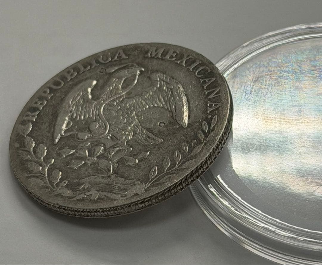 1888年- Mo MHメキシコ 8レアル 自由の帽子大型銀貨 荘印あり