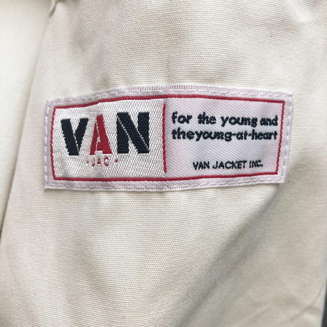 【ビッグサイズ/美品】VAN スイングトップ ブルゾン 白 アーチロゴ 刺繍