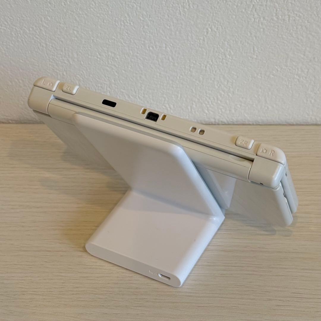 Newニンテンドー3DS LL パールホワイト 箱付き 3-074