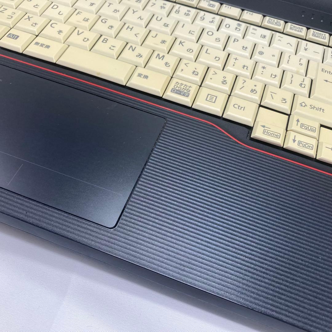 高性能ノートパソコン 大画面 バッテリー良好　富士通 オフィス 01