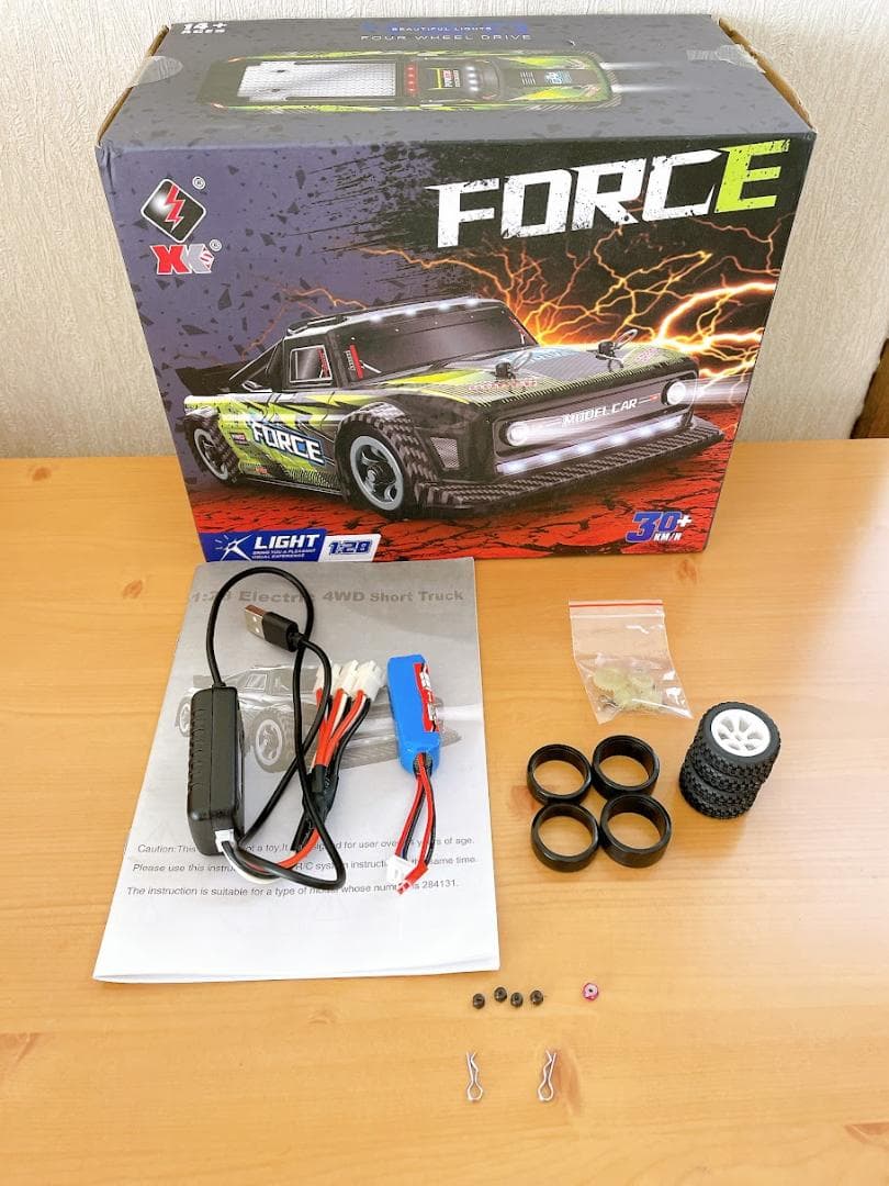 Wltoys ラジコン　バッテリー2個　充電器　プロポ　ドリフト仕様　美品