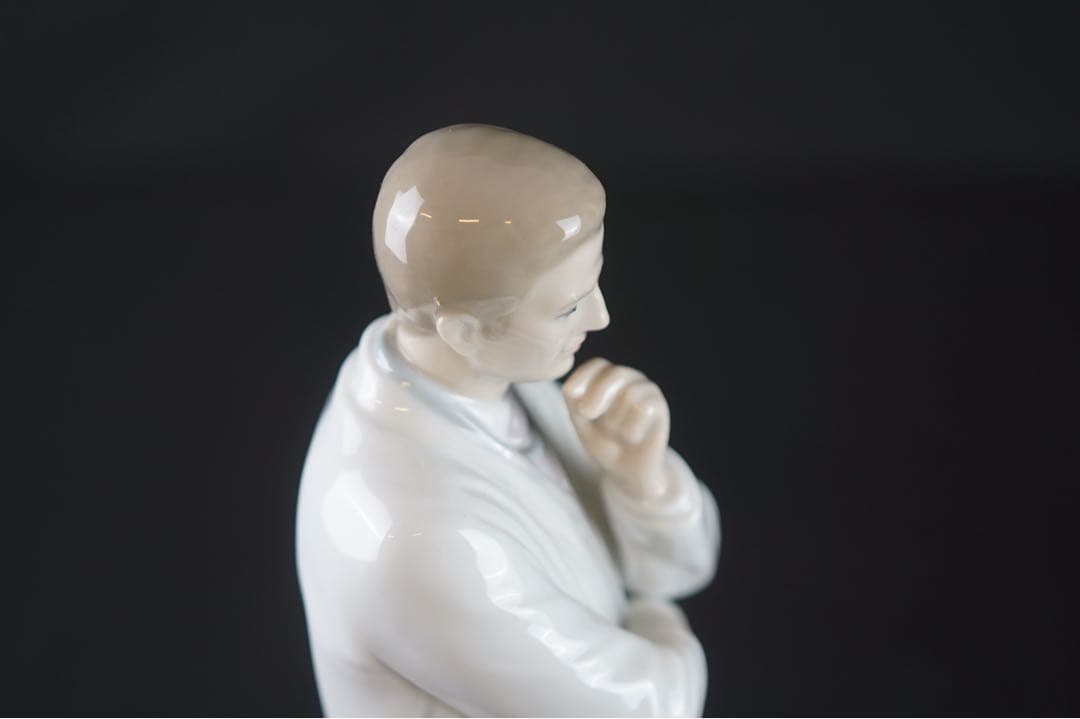 リヤドロ LLADRO 『優秀なドクター』 8188 美品