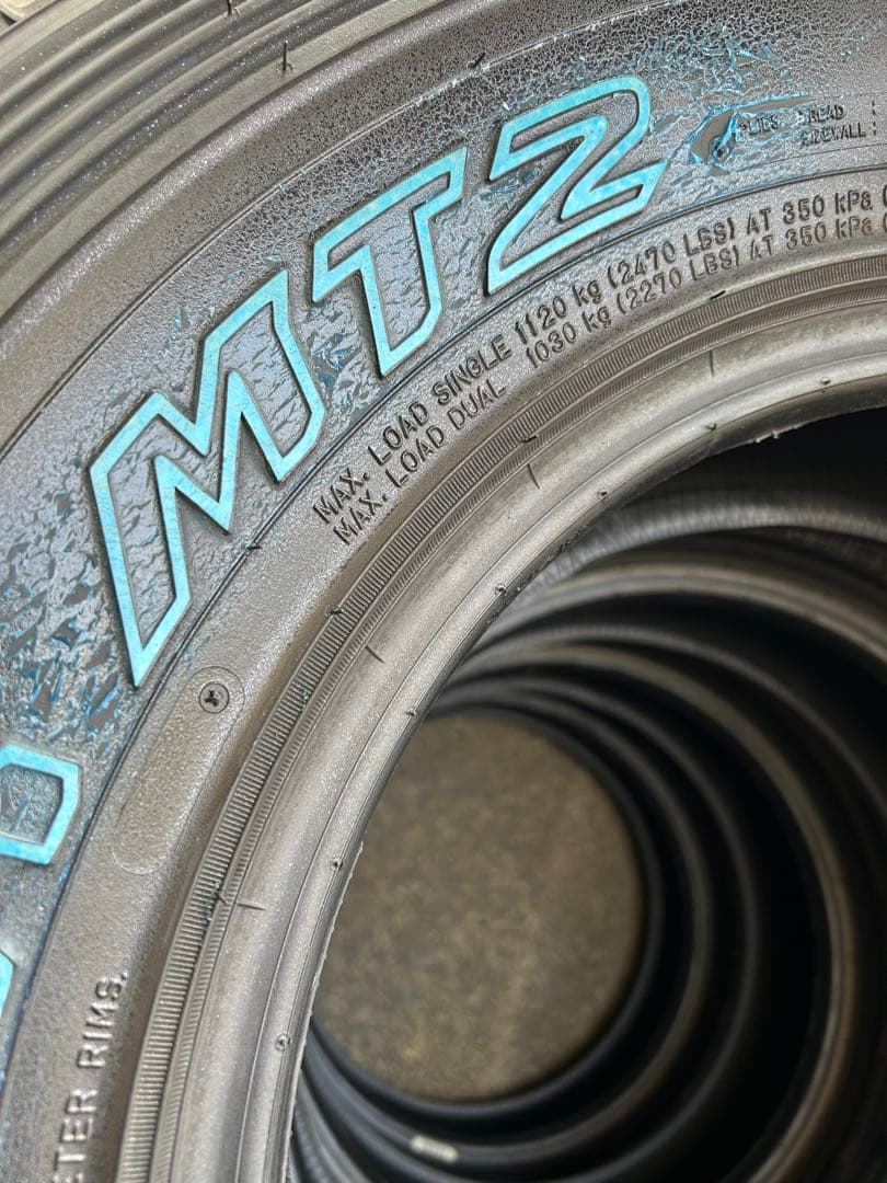 【送料無料】ダンロップ　グランドレック　MT2 265/75r16 新品4本