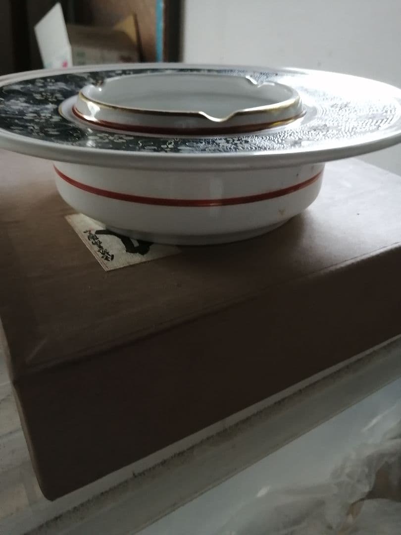 最終値下げ‼️高級品‼️九谷焼　青粒鉄仙　7号灰皿