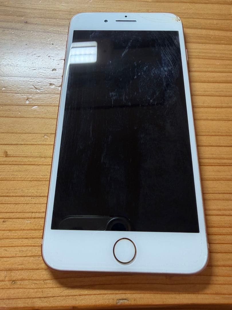 iPhone8plus 64GB ピンクゴールド SIMロック解除済 ケース付き