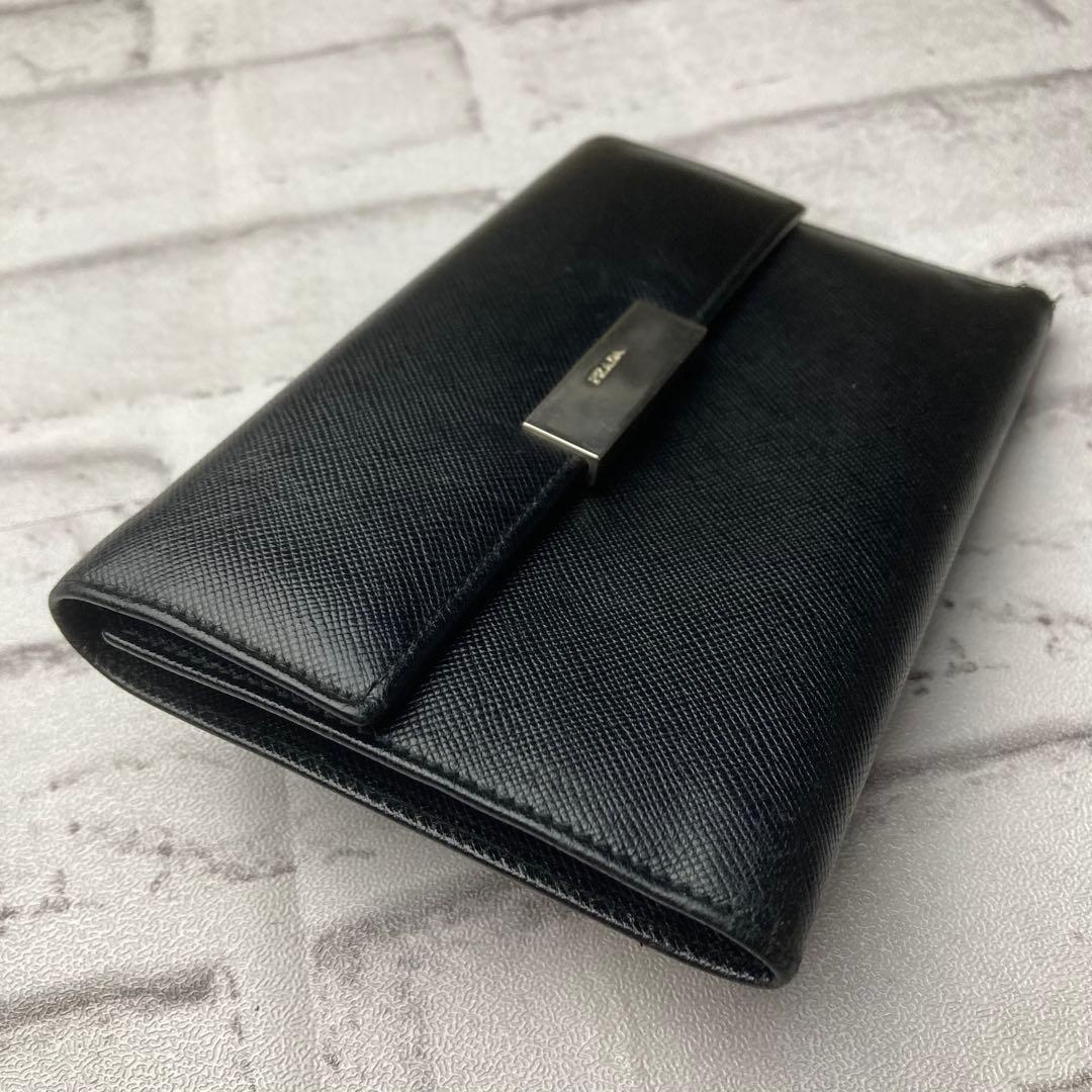 PRADA　プラダ☆財布　ブラック　サフィアーノ　シルバープレート　三つ折り財布
