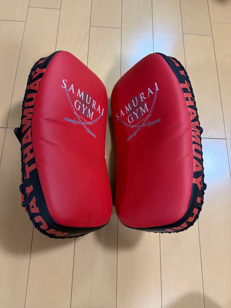 キックミット ペア　キックボ　空手　格闘技 【商材レーザー】　1回のみ使用