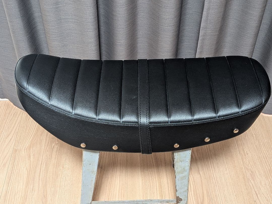 TWR製　DAX125用タックロールシート(リベット)2.6cmローダウン