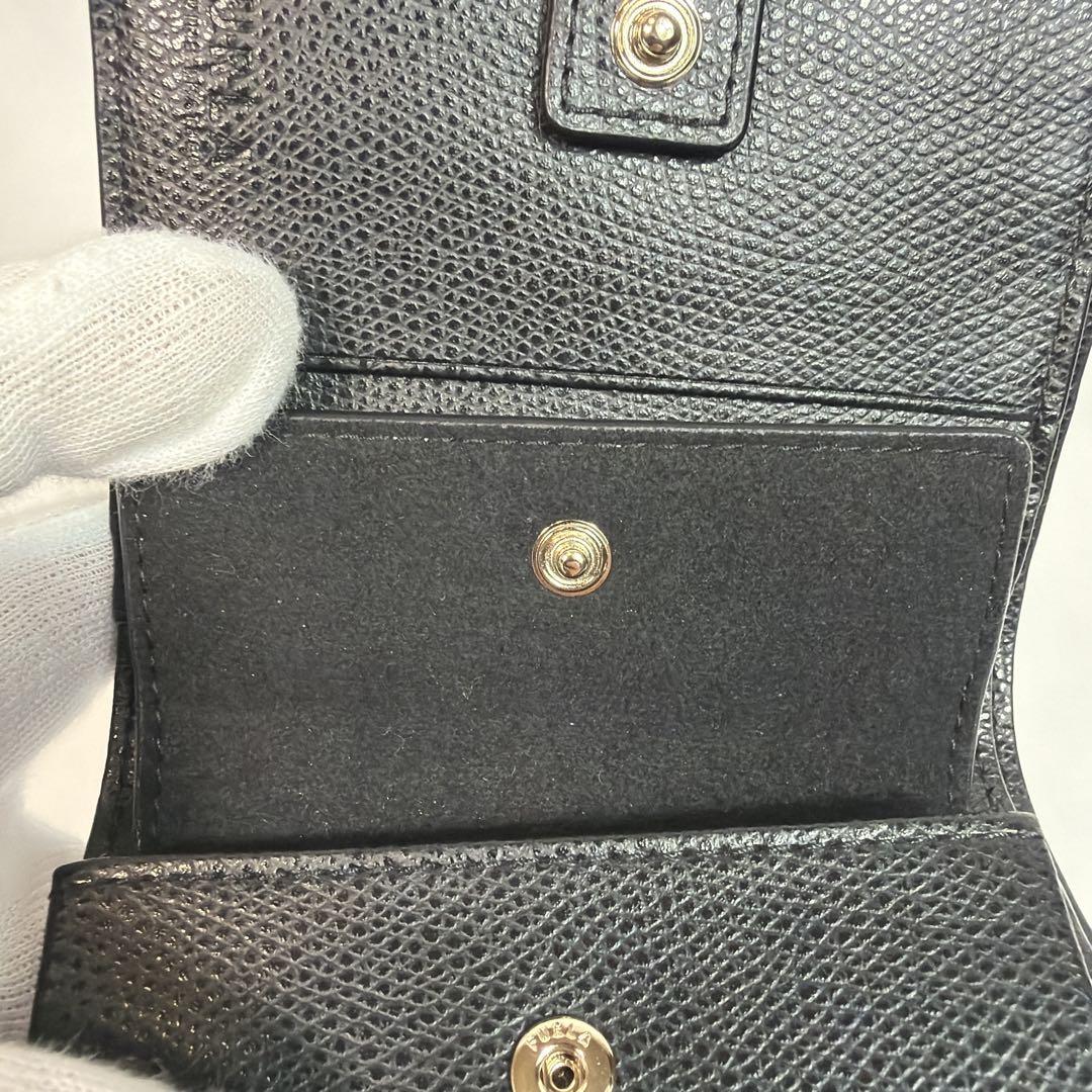 新品✨ FURLA フルラ カメリア 二つ折り財布 NERO ブラック レザー