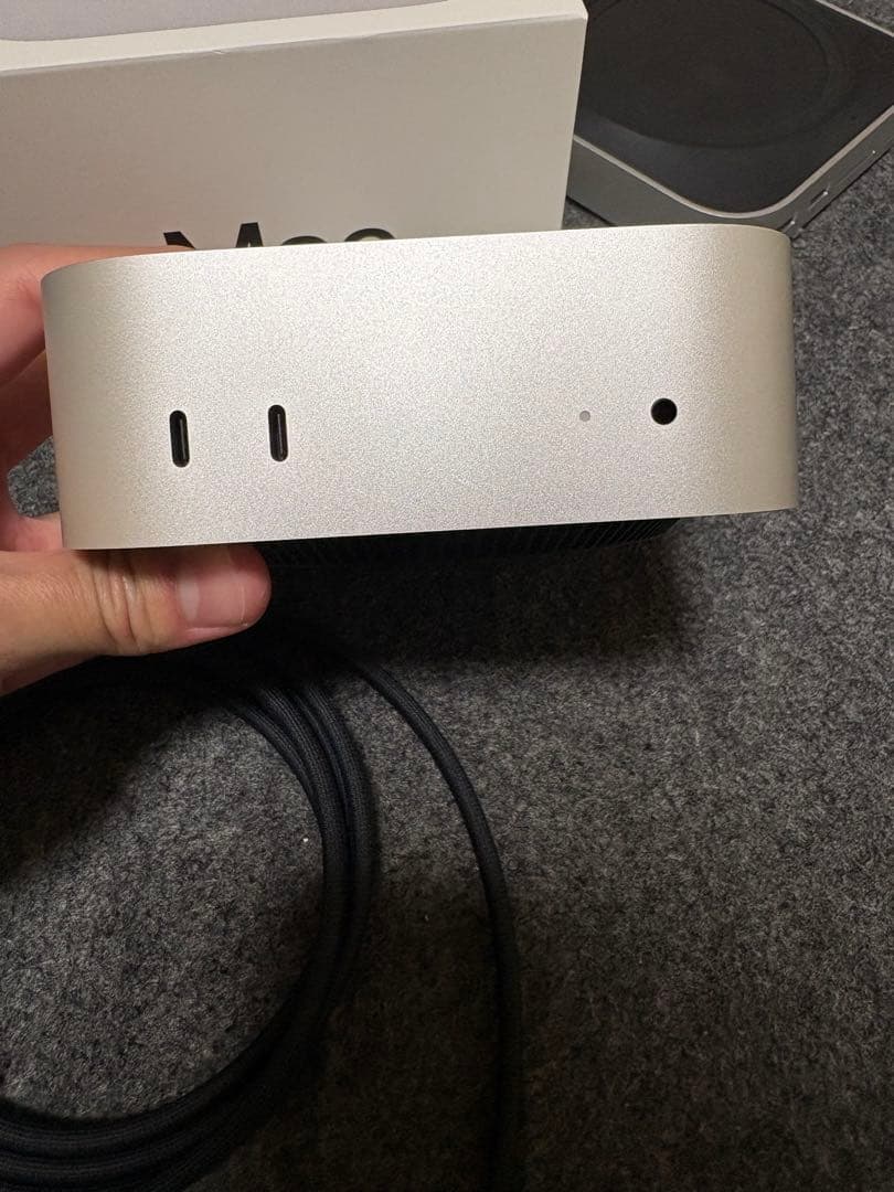 Mac Mini M4 + ドッキングステーション+ ワイヤレスキーボード