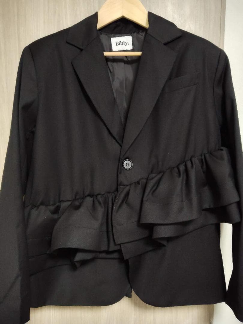 ジャケット・アウター BIBIY. AGATHA PEPURAMU JACKET