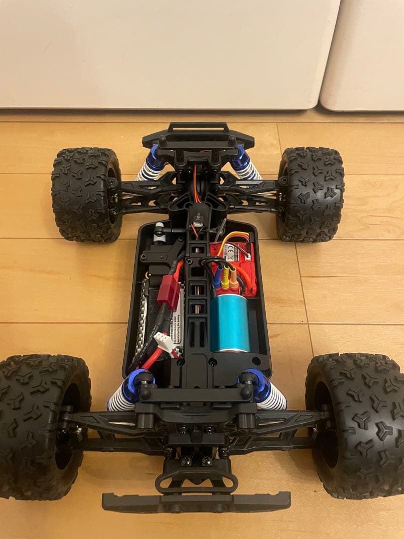 Race Truck 1:18スケール オフロード 4WD