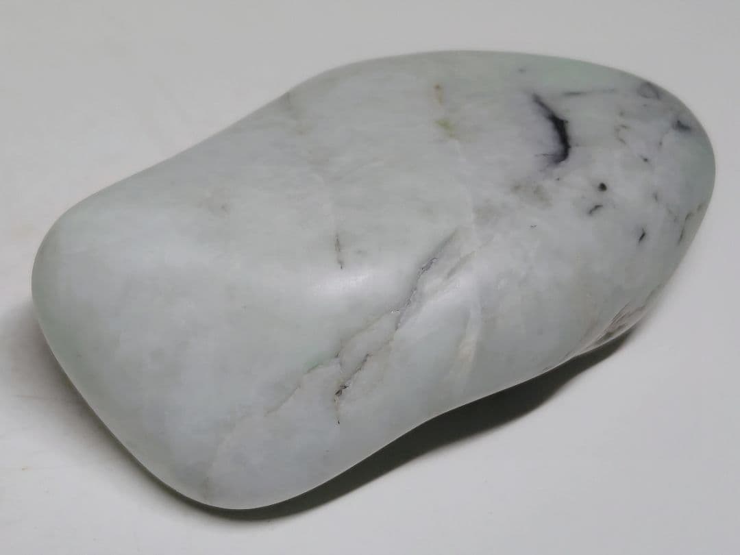 糸魚川162 翡翠 139g ヒスイ 原石 鑑賞石 自然石 誕生石 鉱物 鉱石