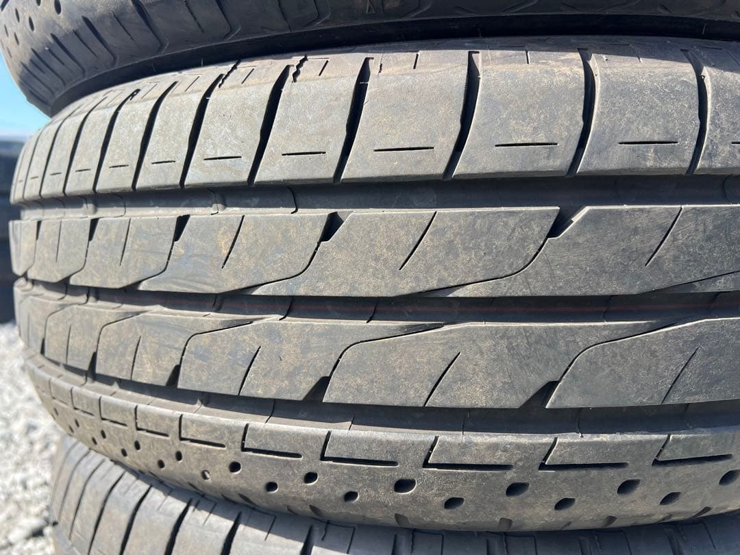 ブリヂストン　ルフト　rv2 215/60r17 24年製　極上　超バリ山