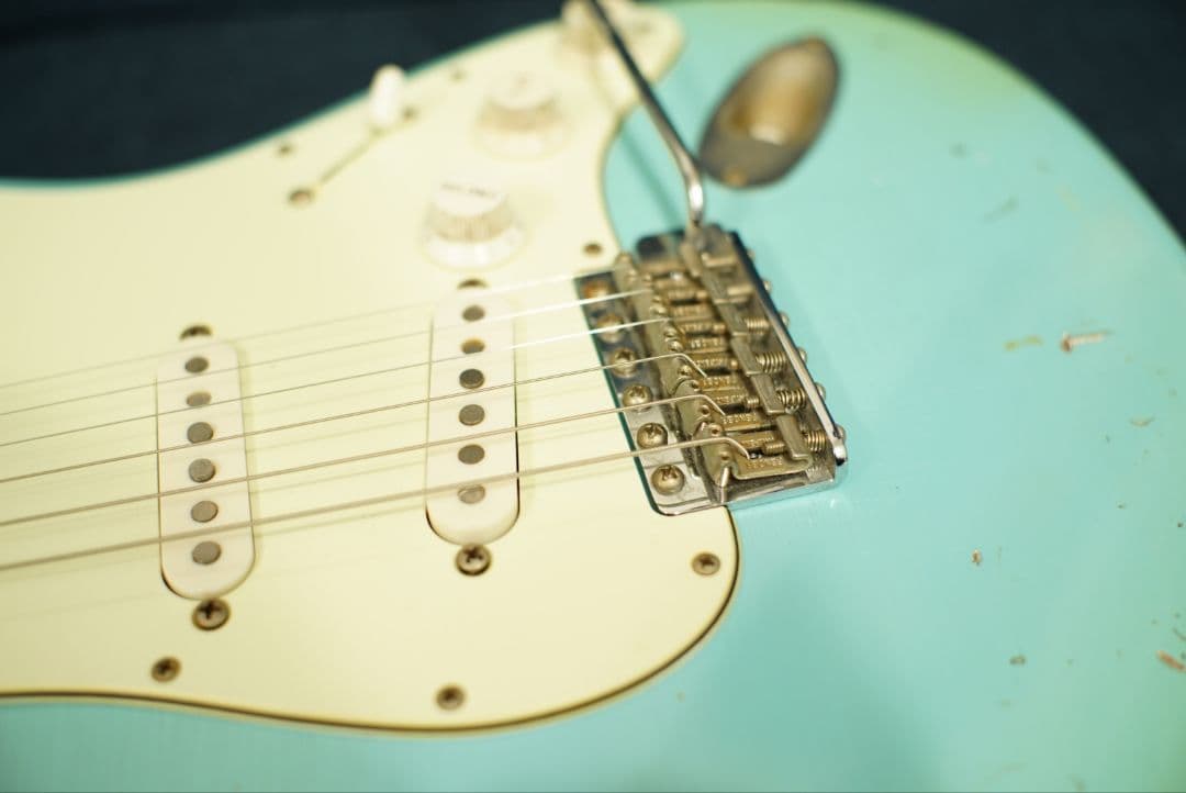 MJTボディ+FenderライセンスAllPartsネックコンポーネントストラト