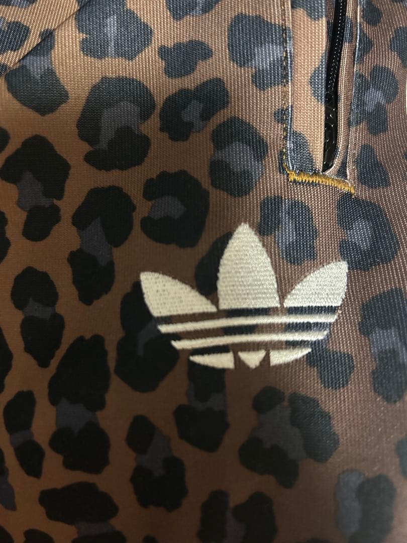 adidasヒョウ柄 トラックパンツ ジャージ