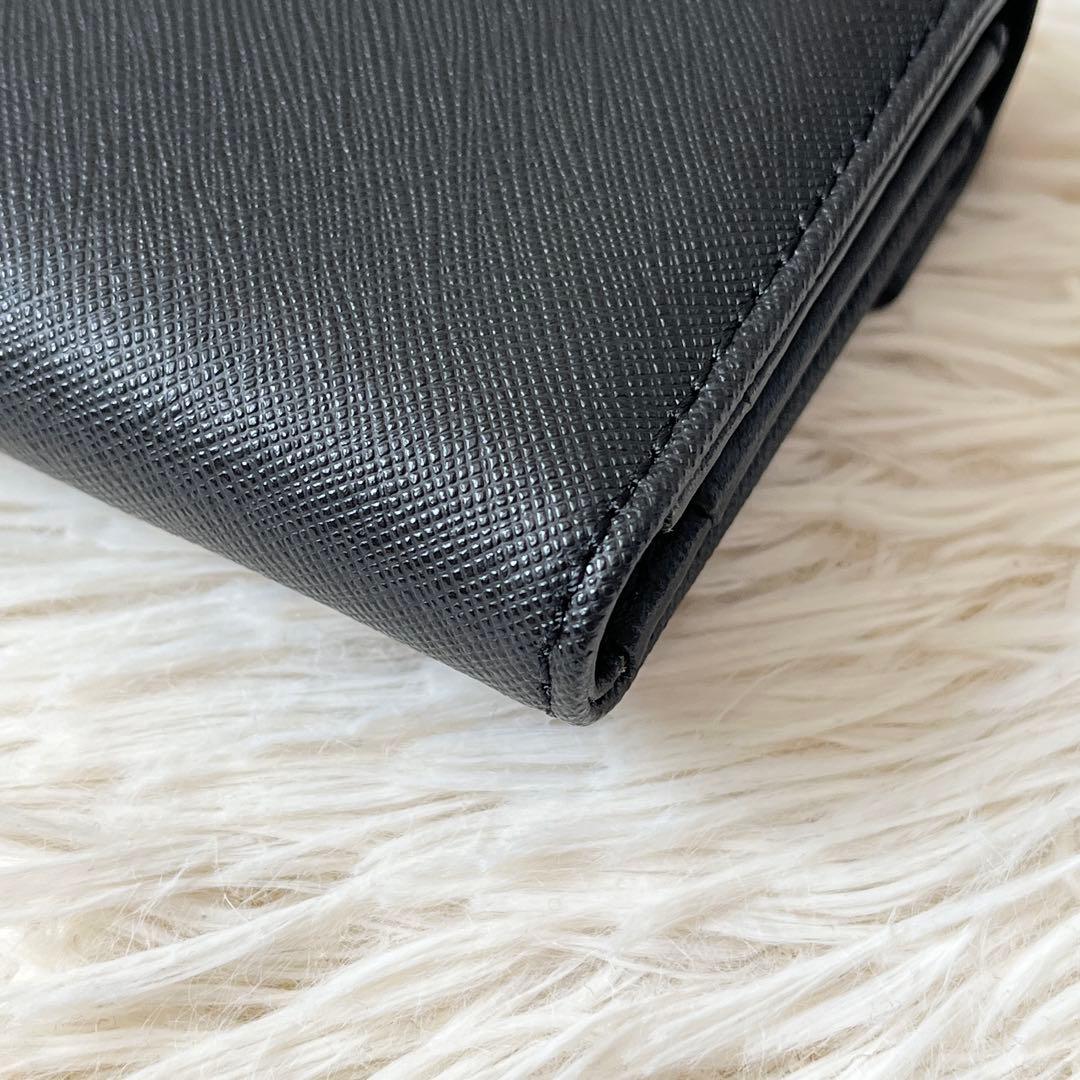 新品✨ヴィヴィアンウエストウッド　三つ折り財布　オーブ　黒　レザー　フロントロゴ