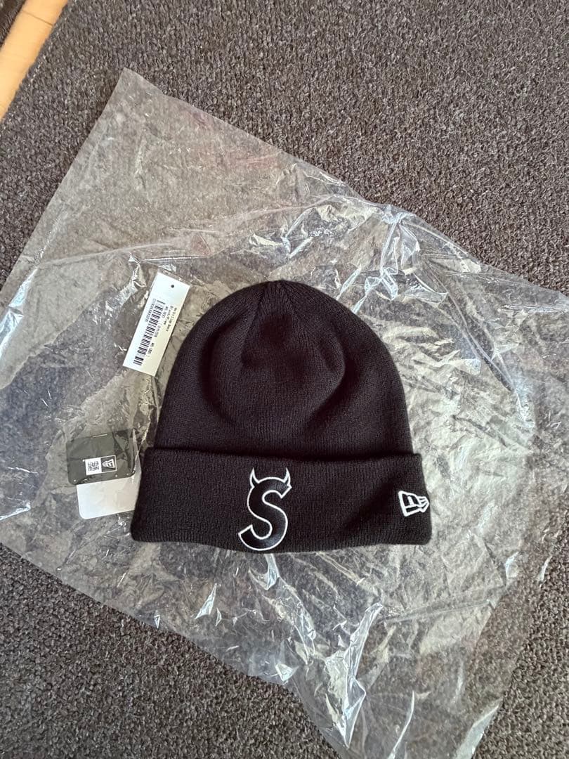 ツノ　supreme New Era S Logo Beanie Bビーニー 黒