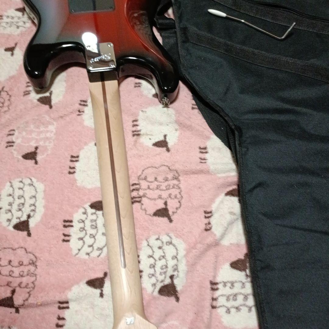 レフティ Squier Standard Stratocaster