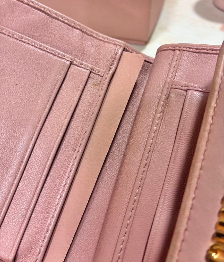 miumiu 二つ折り財布 マテラッセ ピンク　レザー