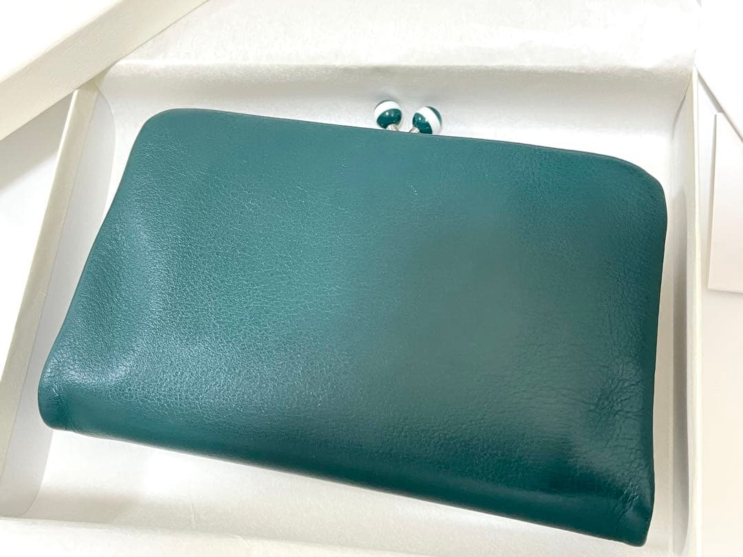 【美品】agnes b. レザー がま口 二つ折り財布 牛革 グリーン