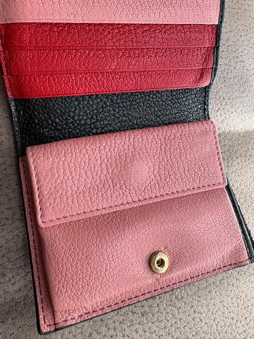 ［美品］MIU MIU 二つ折り財布 黒