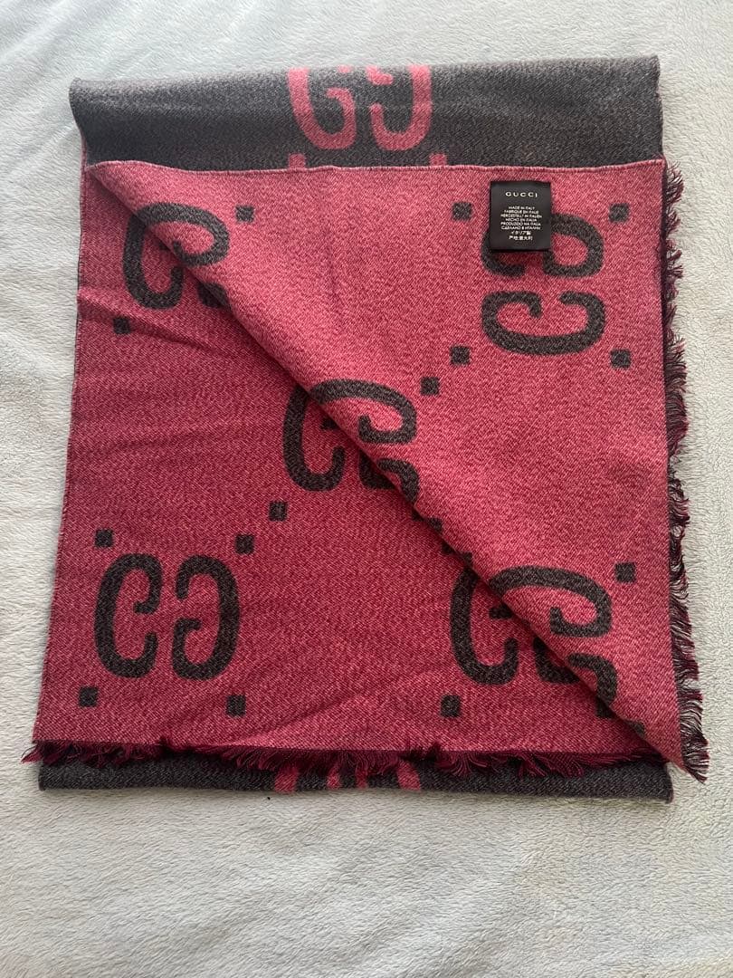 GUCCI GGロゴマフラー グレー/ピンク