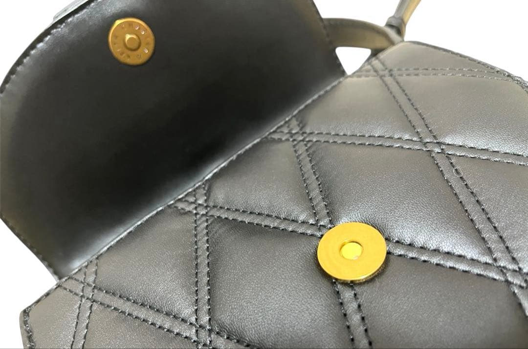 チャールズアンドキース　Black　サドルバッグ　キルティング　ガビーヌ　黒