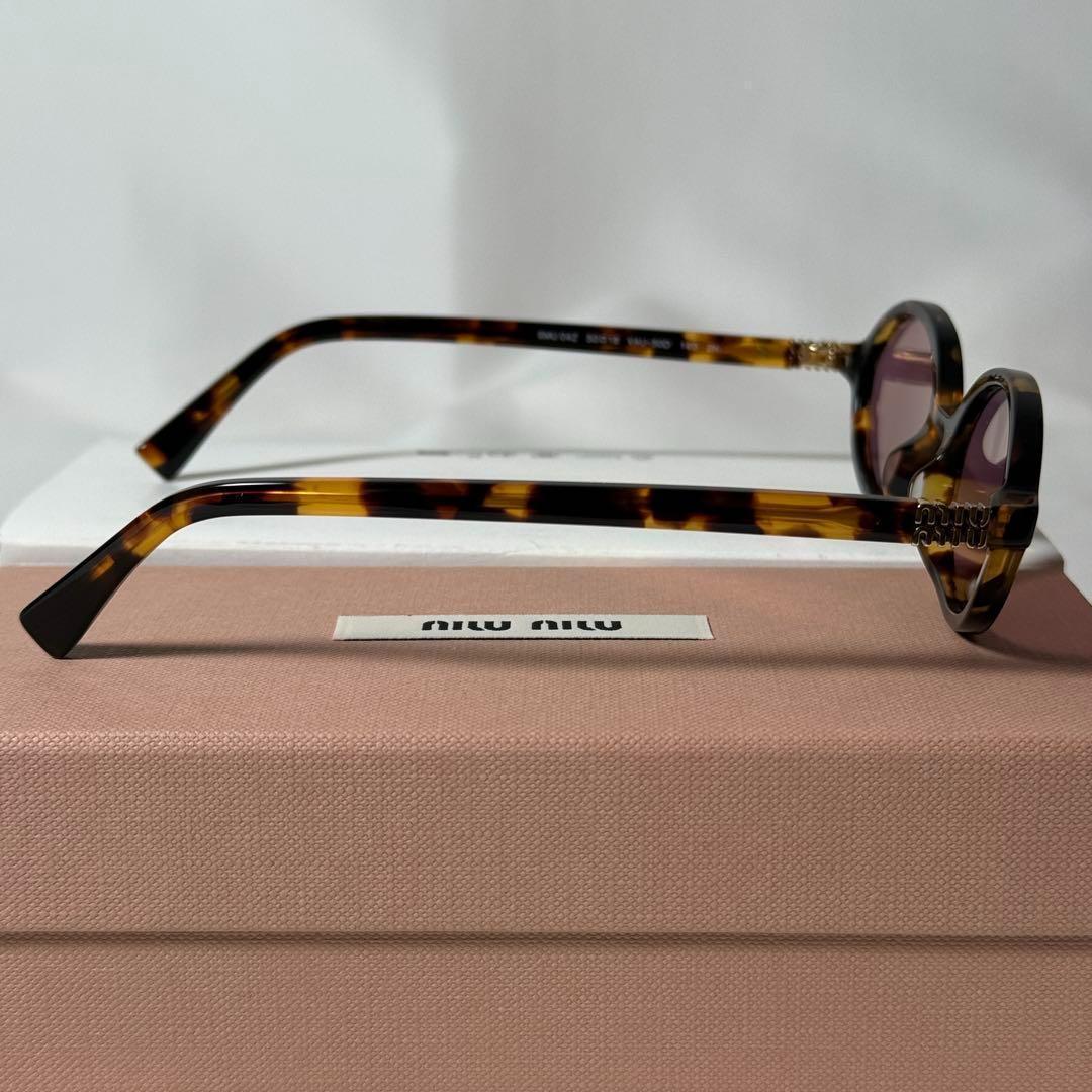 【定価6.3万】TWICE MOMO MIUMIU リガード サングラス W