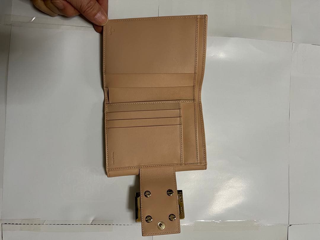 FENDI 二つ折り財布 FFロゴ\カーフレザー