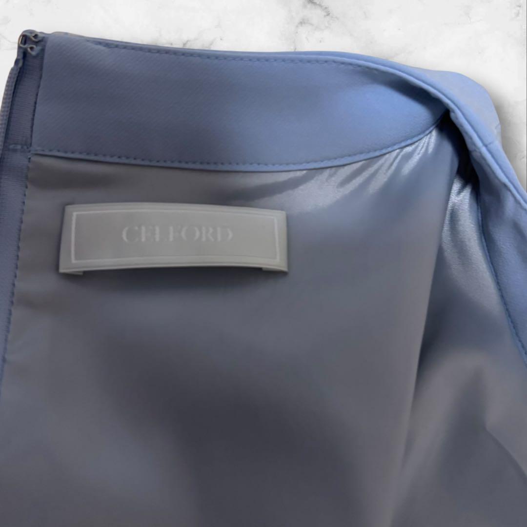 美品　CELFORD　ボートネックタックタイトワンピース　三田友梨佳着用　ブルー