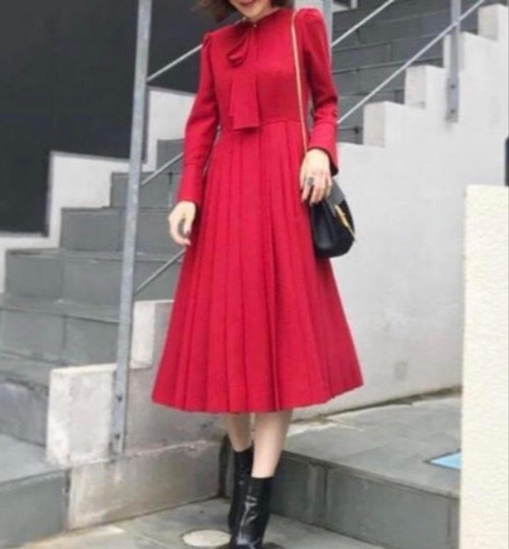 美品セルフォードcelfordボウタイプリーツワンピース佳子様石原さとみ佳子さま