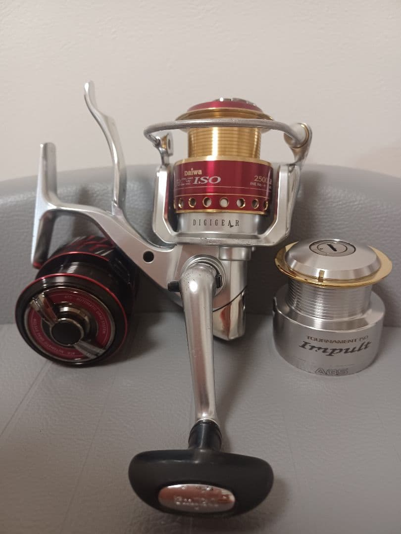 Daiwa 2500LB スピニングリール