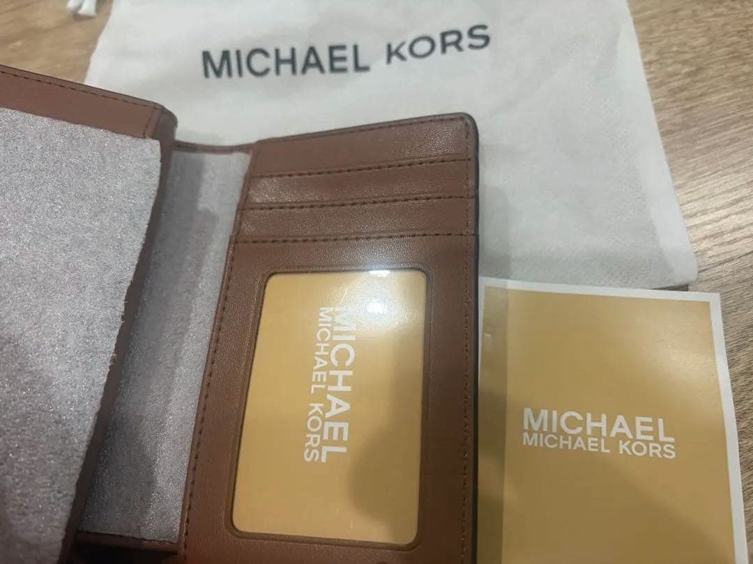MICHAEL KORS 二つ折り財布 ベージュ