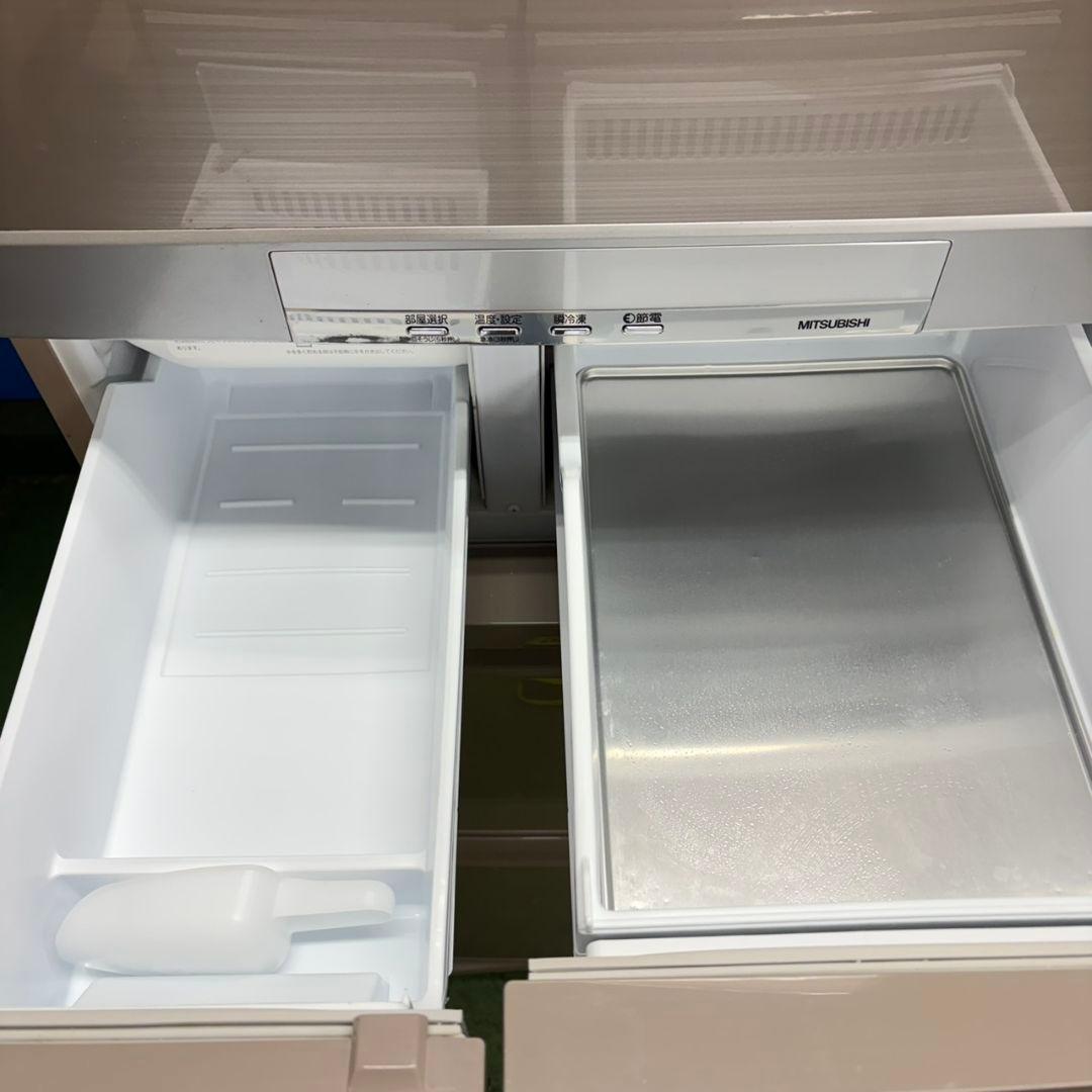 822 価格が安くて大容量！大型冷蔵庫　自動製氷　5ドア　右開き　極美品
