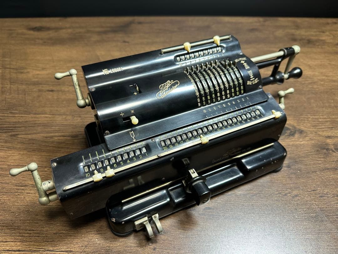 TIGER 機械式計算機　タイガー 手回し アンティーク 手動式カリキュレータ