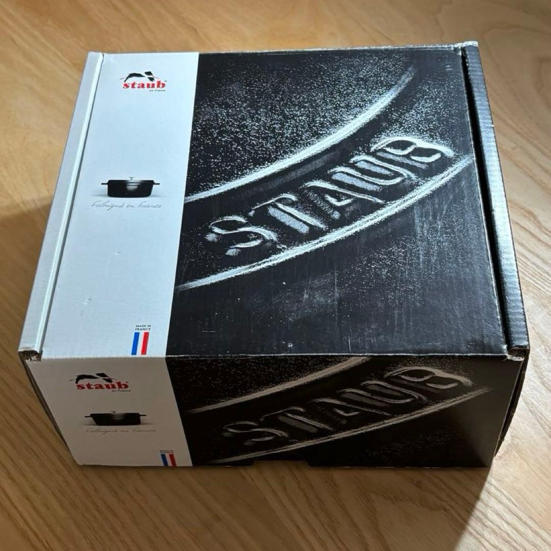 【新品】staub18cm ピコ・ココットラウンド グラファイト　1.7リットル