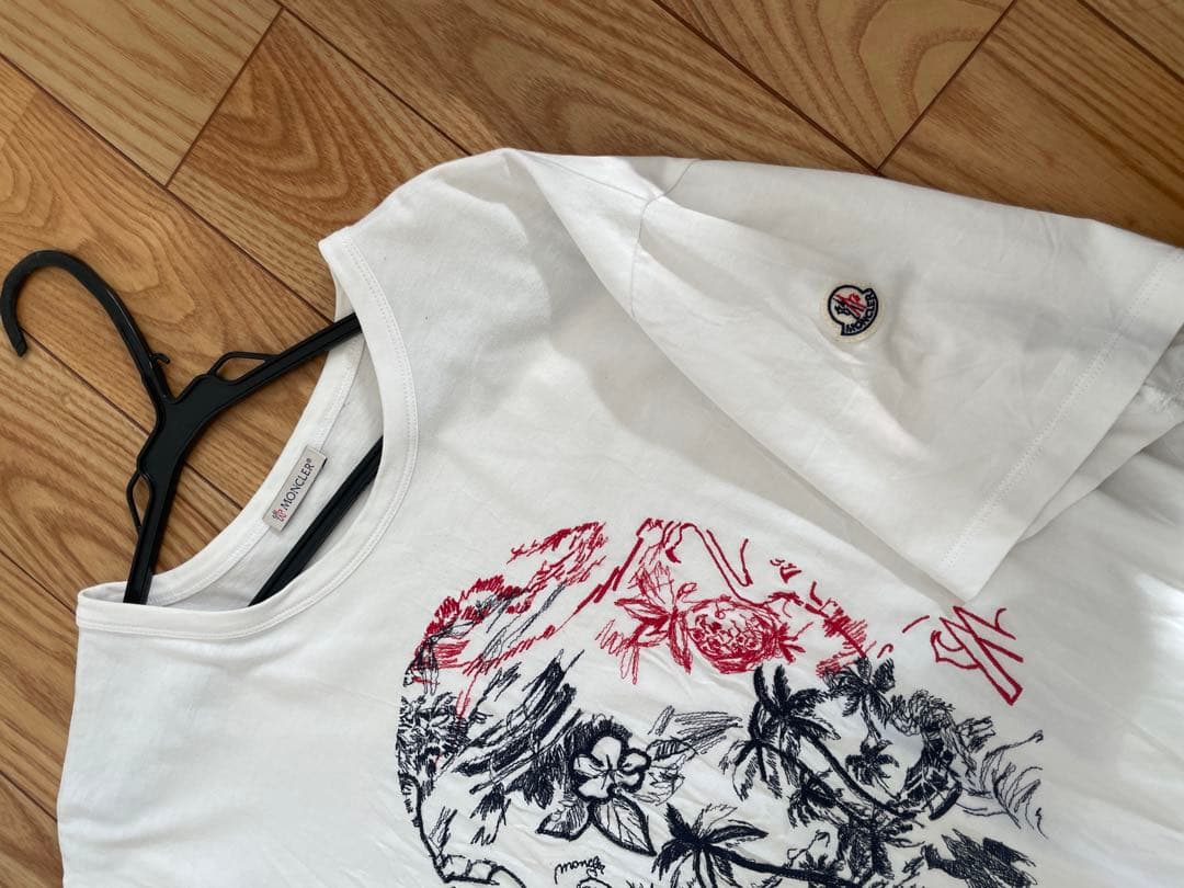 MONCLER 花柄プリント ホワイト Tシャツ