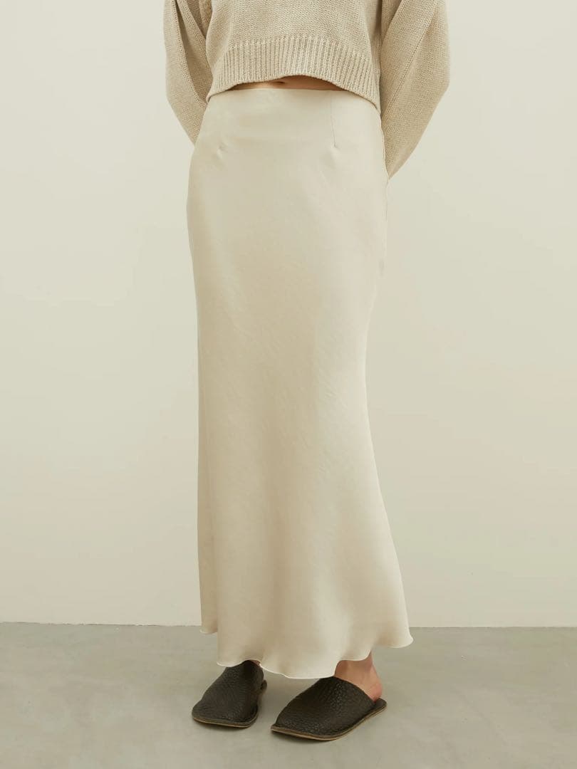 【LA PEAU DE GEM】no slit satin skirt 36