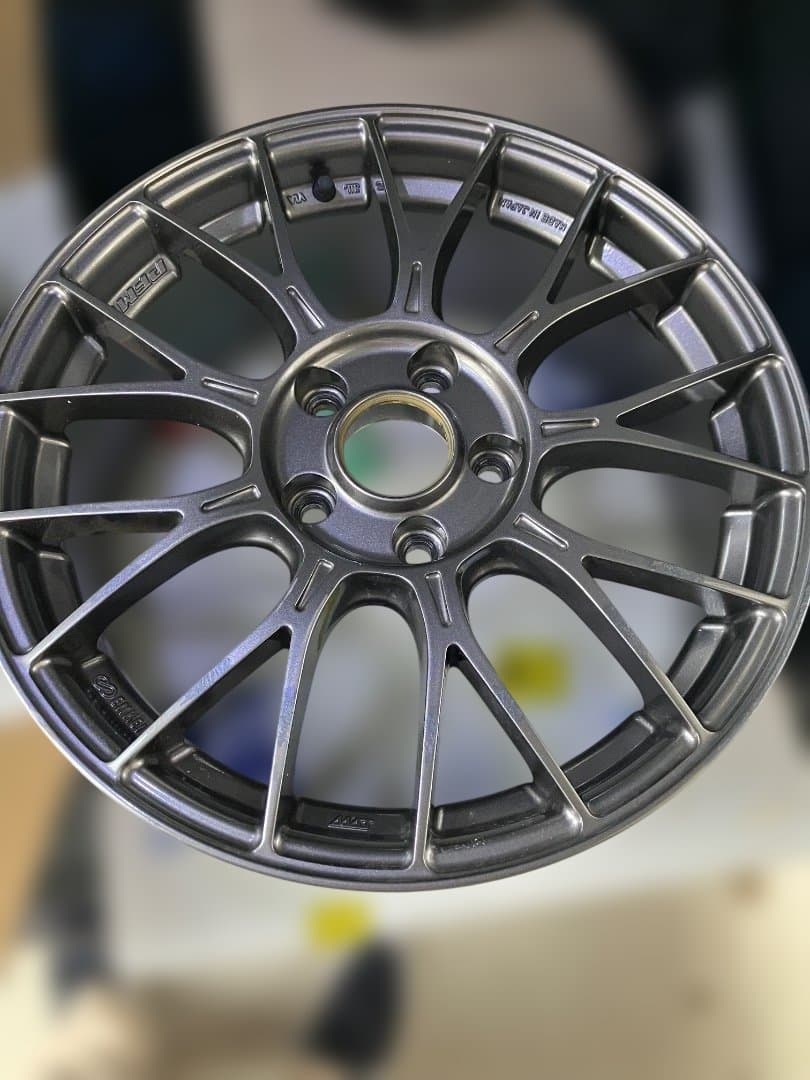 週末価格！エンケイ　PFM1 17インチ 7J 114.3 2本セット