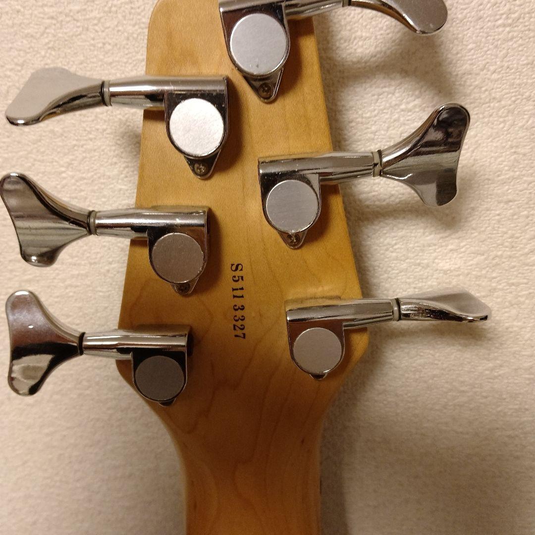 ベース em-keee