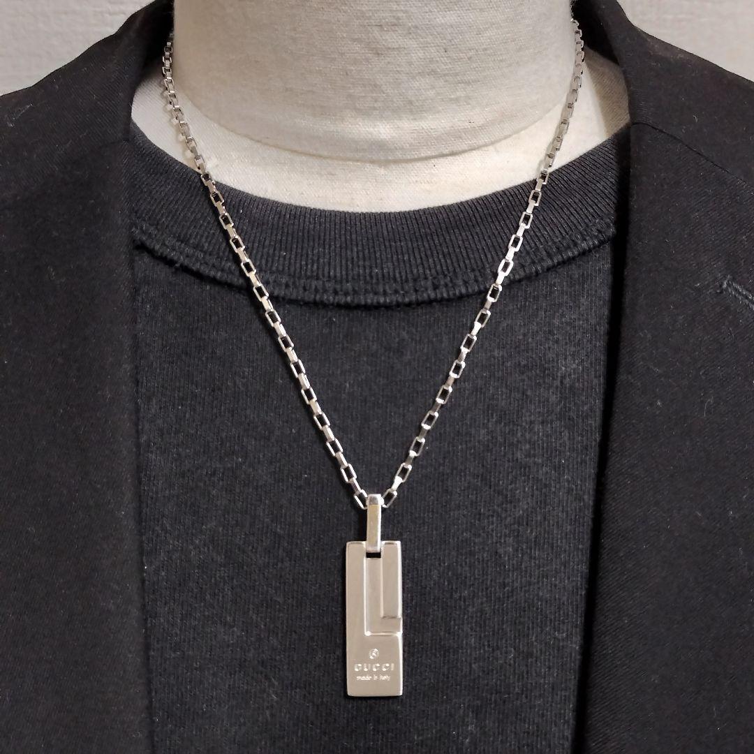 グッチ ネックレス トップ プレート ロゴ シルバー925