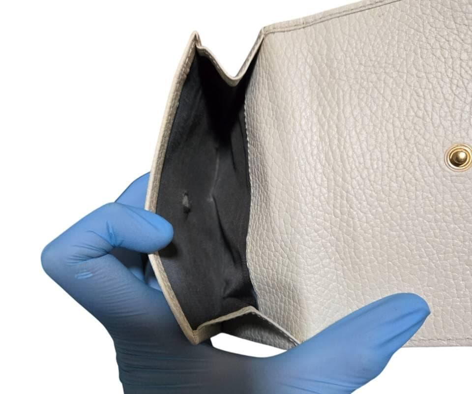 GUCCI Marmont wallet white　マーモント　二つ折り財布